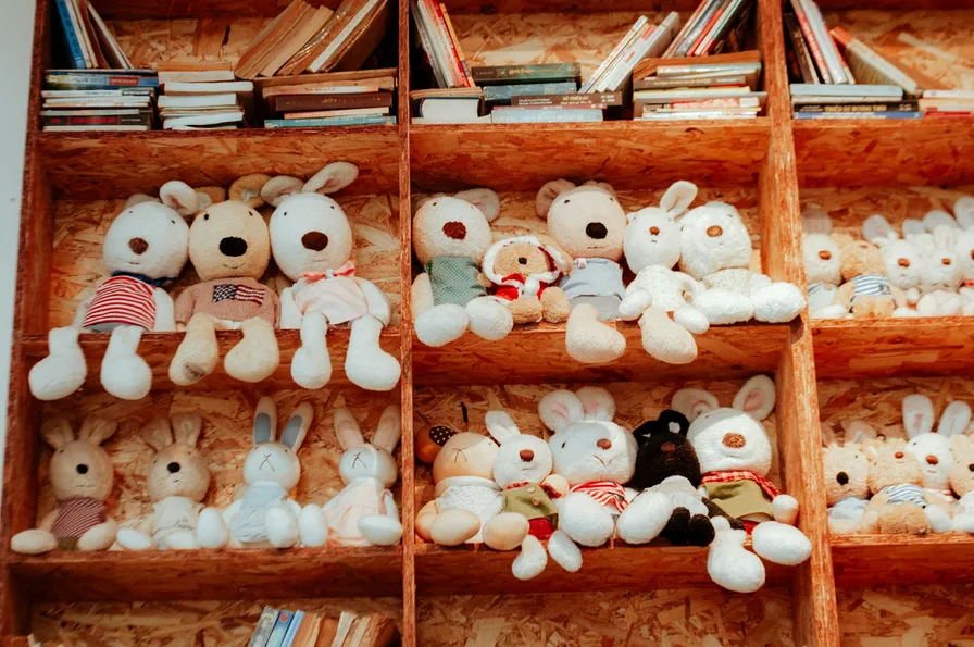 애니메이션 굿즈 진열대