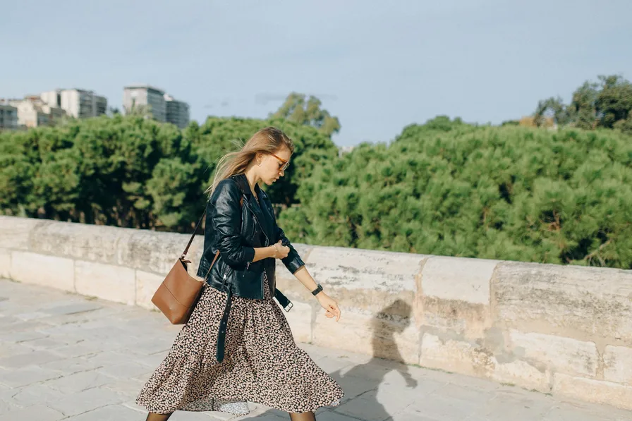 블랙 버킷백 스타일