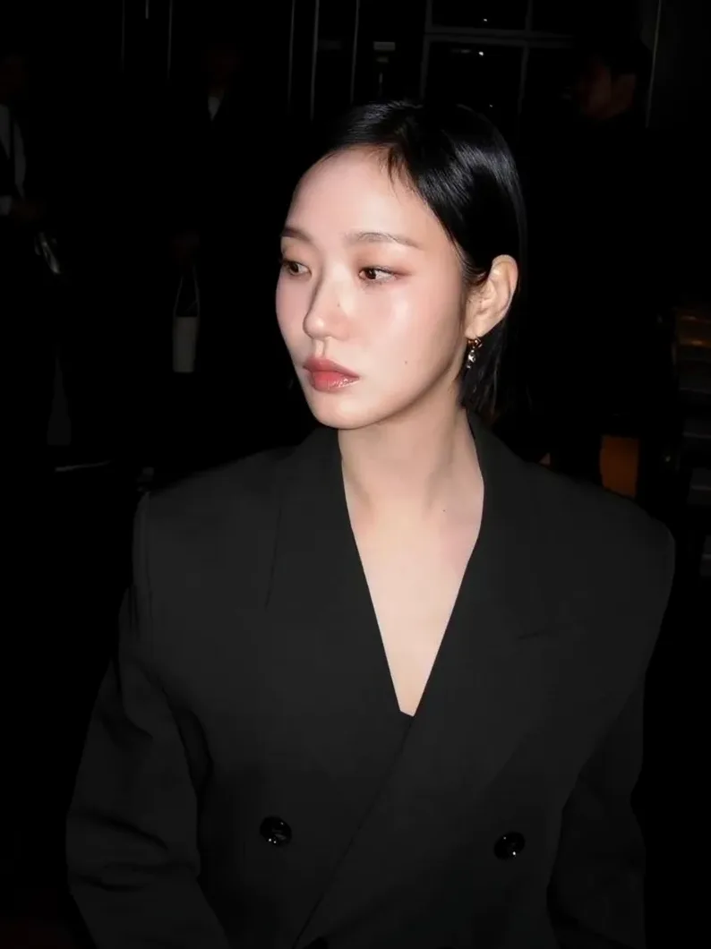 김고은 블랙 패션 화제 올블랙 스타일링 팁 분석 6 블랙 코디 액세서리 포인트