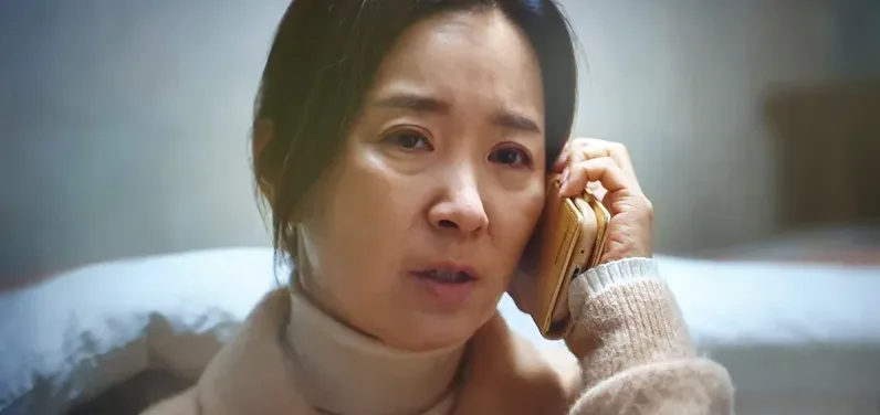 복싱 링과 긴장한 관중