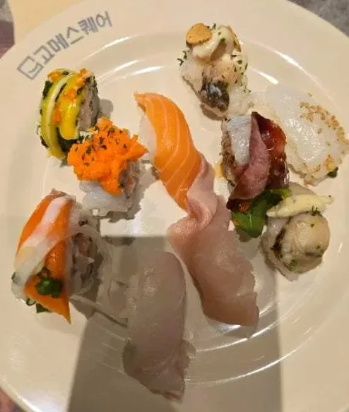 따뜻한 음식 코너 예시