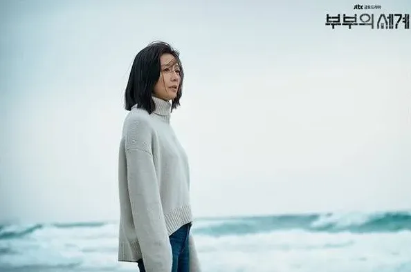 김희애 50대 숏컷 변신 나이 잊게 하는 이유 3 이미지 변신이 크게 느껴지는 인물 헤어 비교 분위기