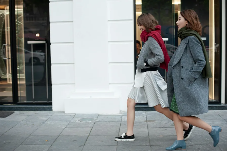 청키 스니커즈 코디