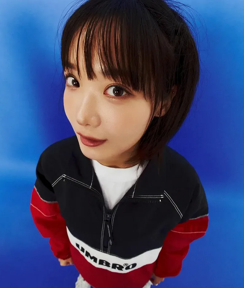 노을 속 감성적인 두 사람 실루엣