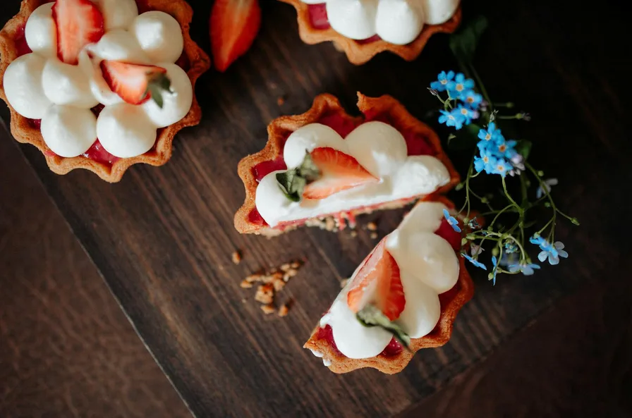 크림빵 단면과 크림 질감