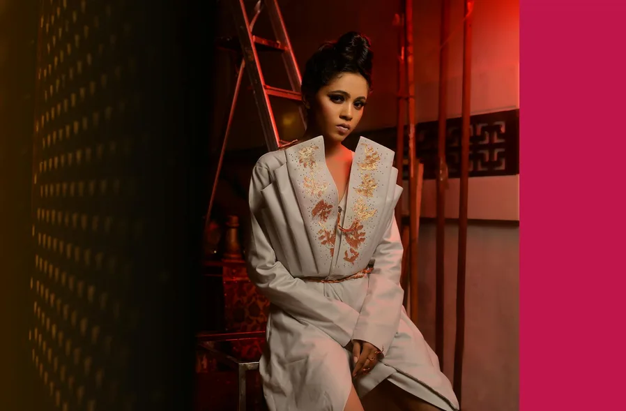 600만원대 명품 에트로룩 장다아엔 왜 안어울렸나? 3 디자이너 코트 런웨이 장면