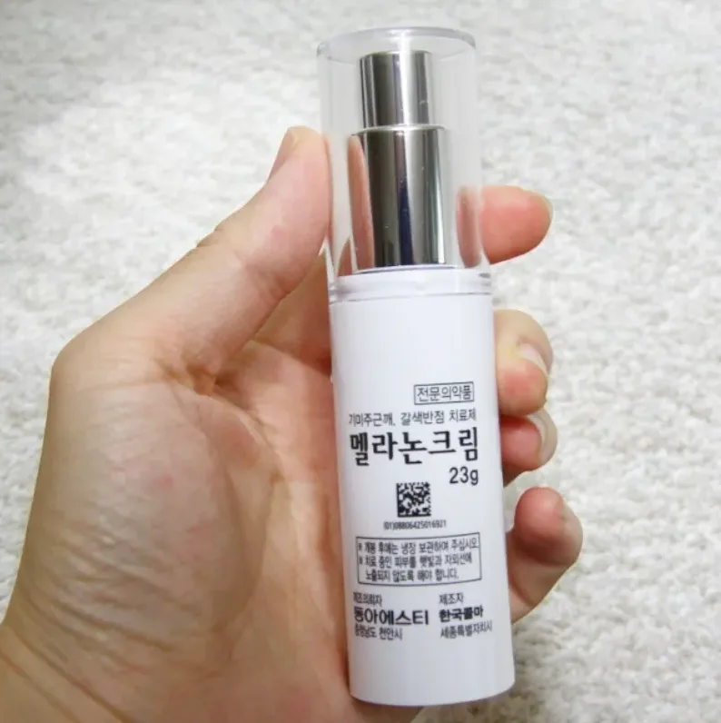 건조하고 자극받은 피부 예시