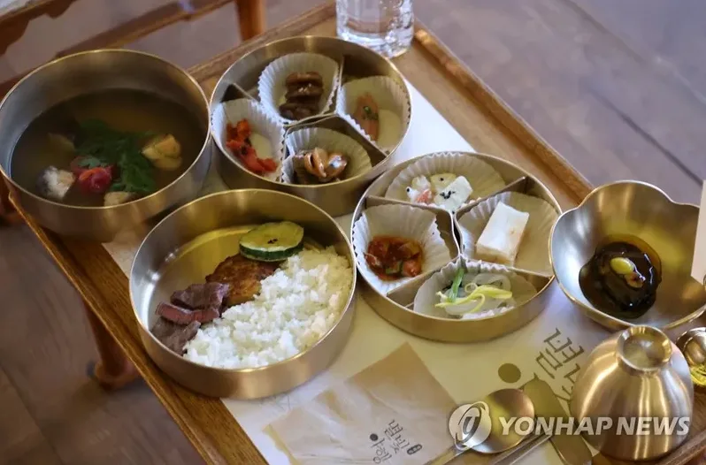 가족모임 한정식 룸 분위기