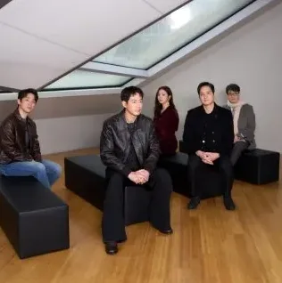 영화가 끝난 뒤의 여운을 떠올리게 하는 극장 풍경