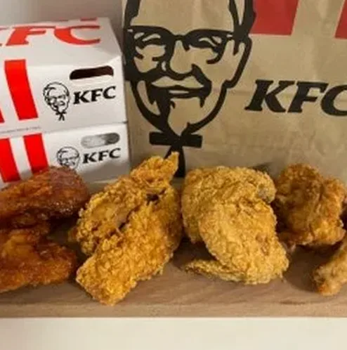 KFC 치킨올데이 메뉴와 1+1 적용 매장 정리 4 모바일 주문 중인 패스트푸드 화면
