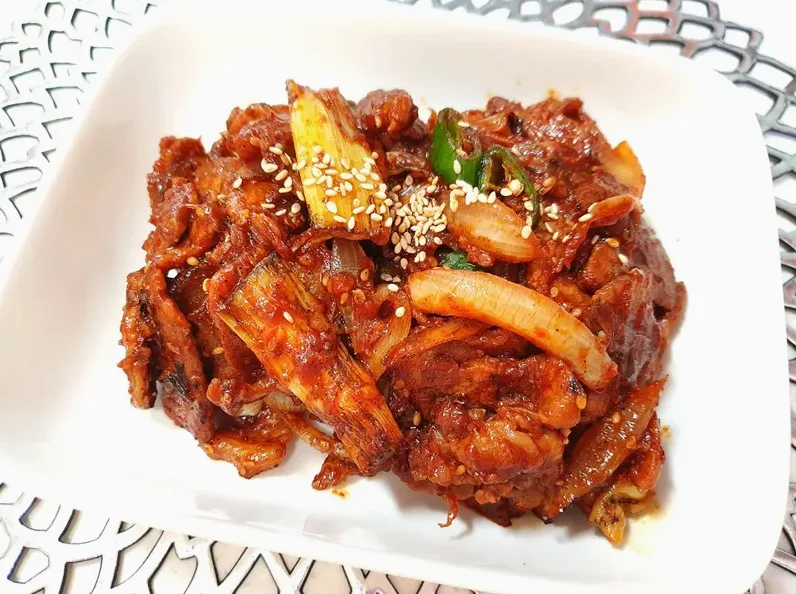 완성된 제육볶음 한 그릇