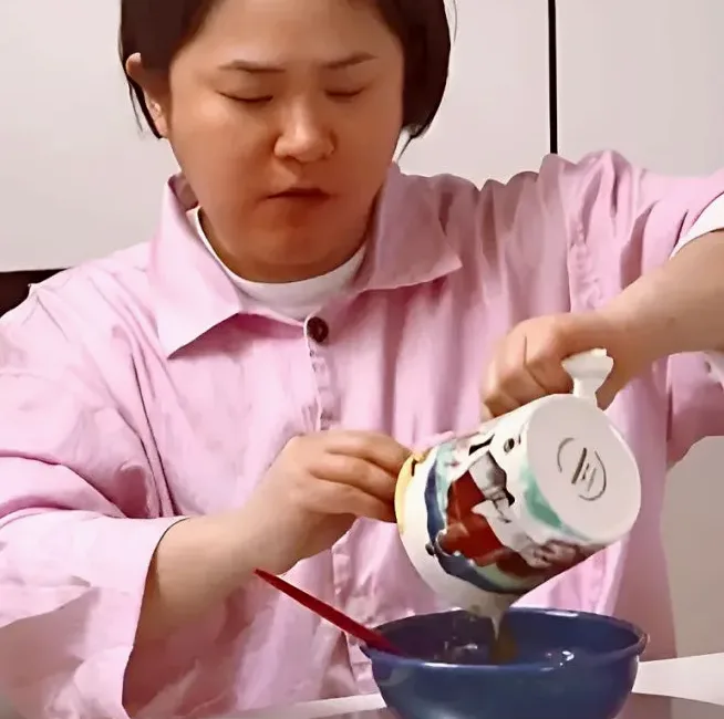 동결건조 미역국 블록 형태 예시