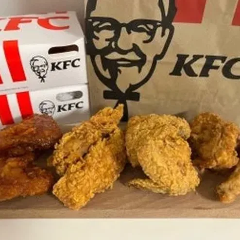 KFC 치킨올데이 메뉴와 1+1 적용 매장 정리 2 단품 치킨 여러 조각이 담긴 트레이