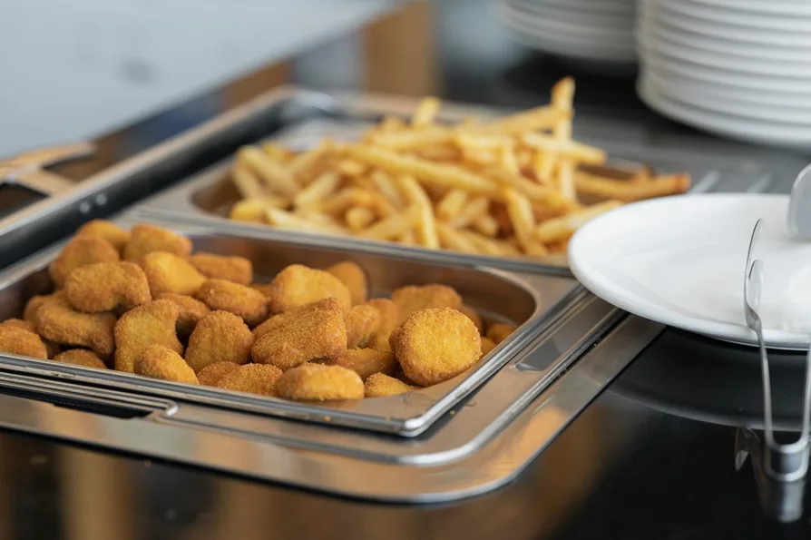 롯데리아 디진다돈까스 맵기 비교와 먹는 꿀팁 2 돈까스 단면 비교 이미지