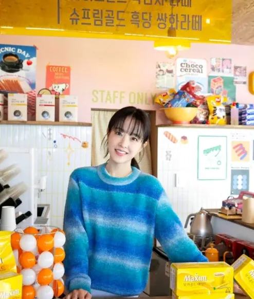 유리컵 아이스라떼
