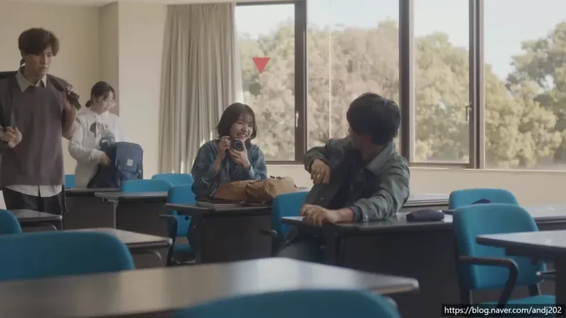 일본 노래 가사 해석을 보는 책상 풍경