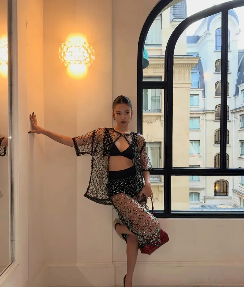 제니 역대급 전신 시스루 화보 반응과 스타일 포인트 정리