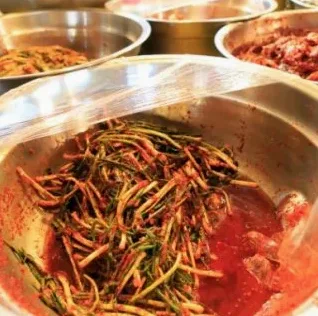 파김치 담그는법 쪽파 손질부터 양념까지 쉽게 정리 4 고춧가루와 액젓으로 만든 양념 볼