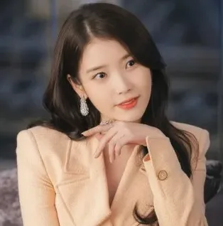 밤에 드라마 시청하는 분위기