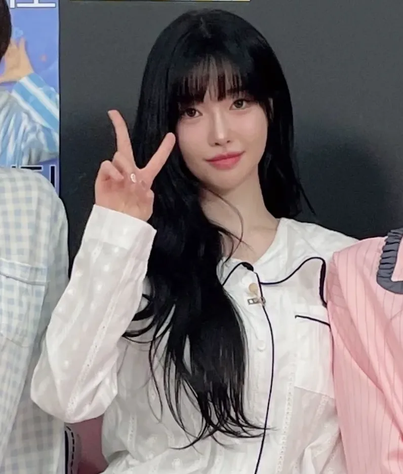 라이브 채팅이 폭발한 반응 장면