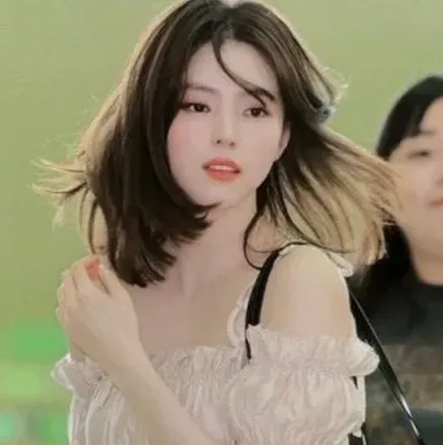 옆선이 살아나는 레이어드컷 측면 이미지