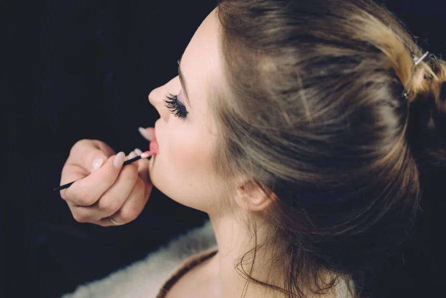 600만원대 명품 에트로룩 장다아엔 왜 안어울렸나? 6 메이크업과 헤어 스타일링 예시