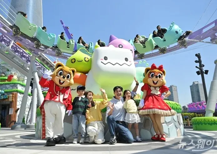 메이플 테마 놀이공원 현장 분위기