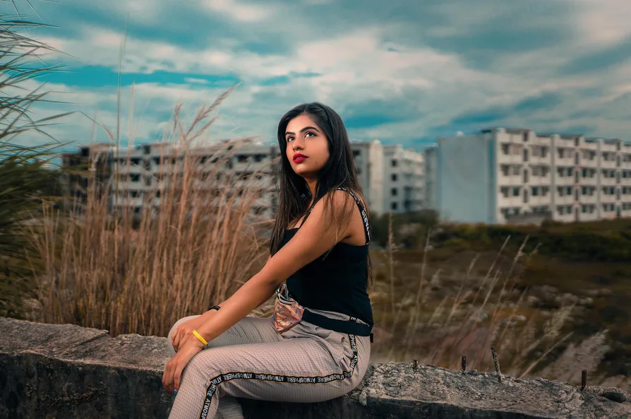 배우 하지수 프로필과 최근 MV 출연 정리 7 야외 화보 촬영 예시