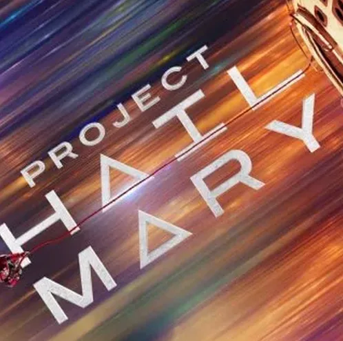 극장에서 SF 영화를 기다리는 관객 분위기