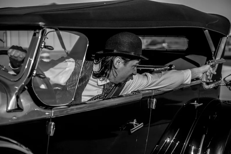 누아르 복수극 결말 장면