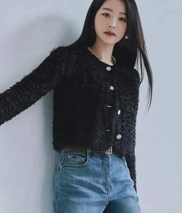 페이즐리 패턴의 럭셔리 의상