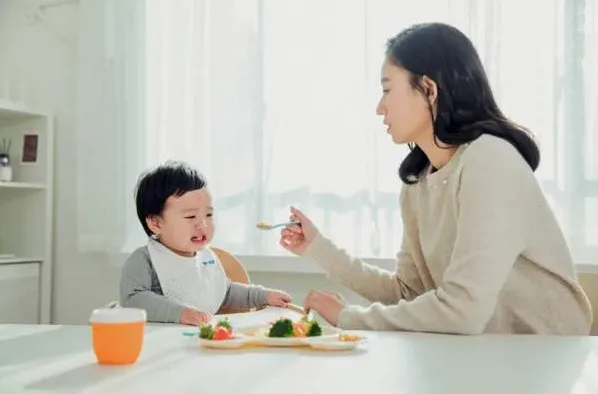 아기 진료실 검진