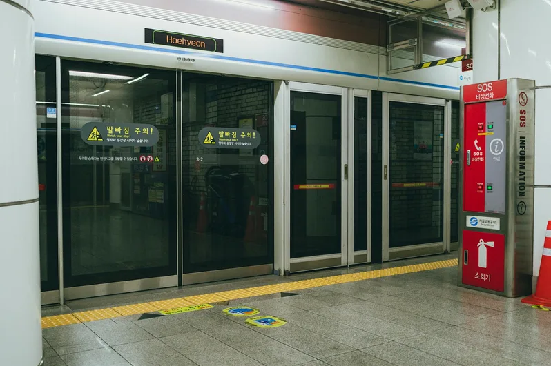 강남 신세계 지하 식품관 분위기