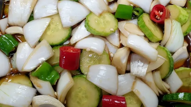 장아찌 간장물을 끓이는 냄비