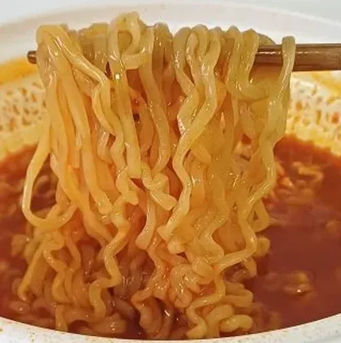 완성된 국물 라볶이 한 그릇