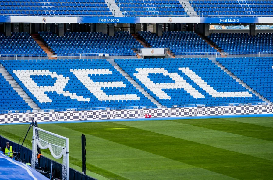 야구 뉴스 헤드라인과 기사 화면