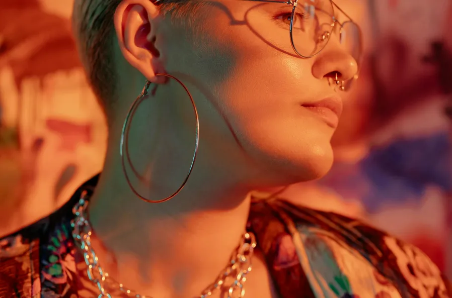 전지현 한불수교 행사룩 포인트와 실용 코디법 6 스테이트먼트 목걸이 스타일