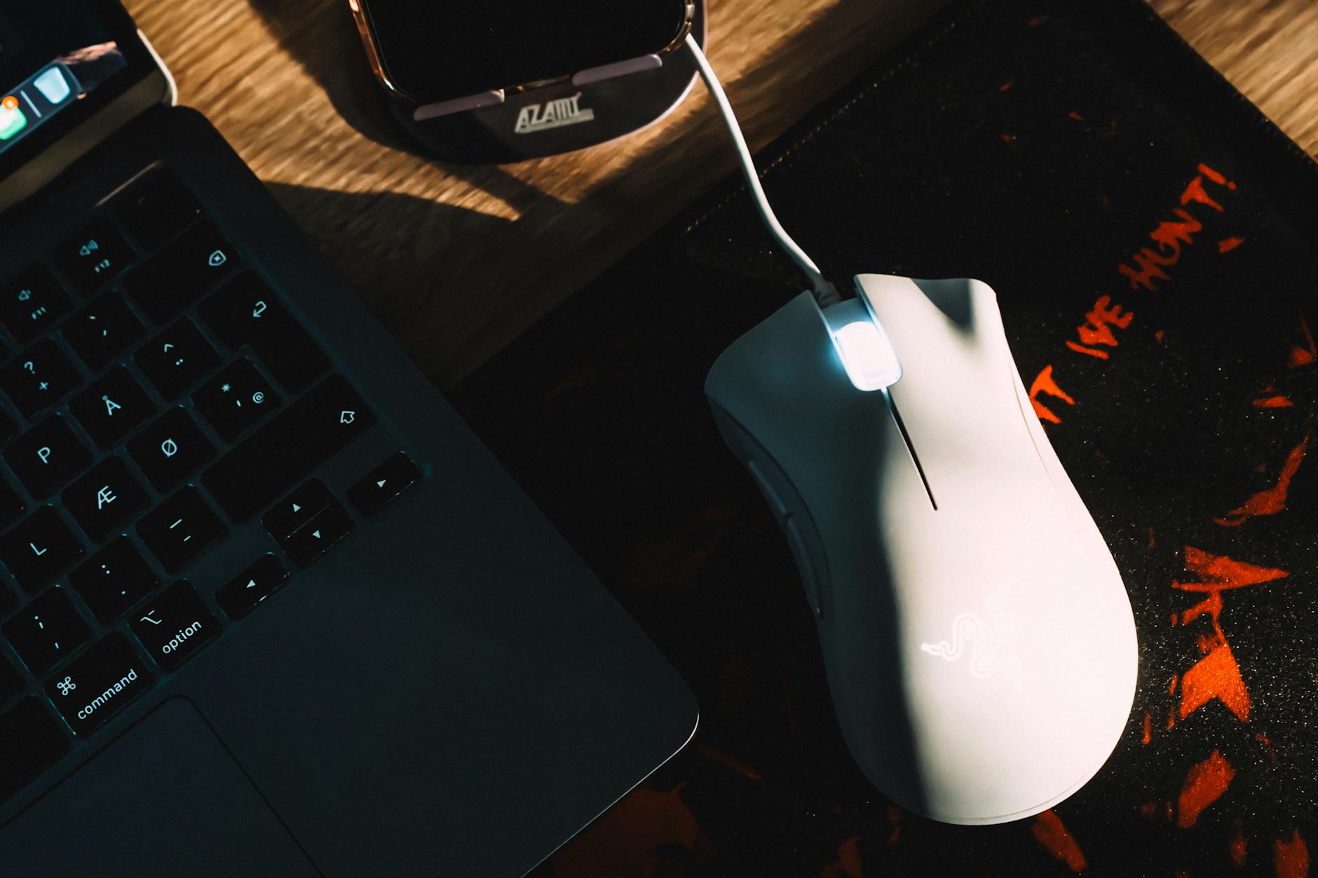 슬림 게이밍 노트북 측면