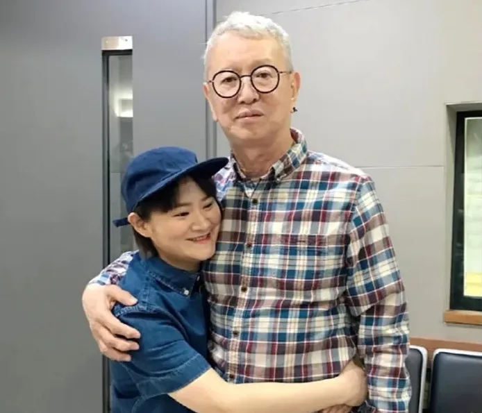 김신영 미역국 도마 청국장 나혼산 소품 정리 5 주방 소품이 정리된 깔끔한 선반 구성