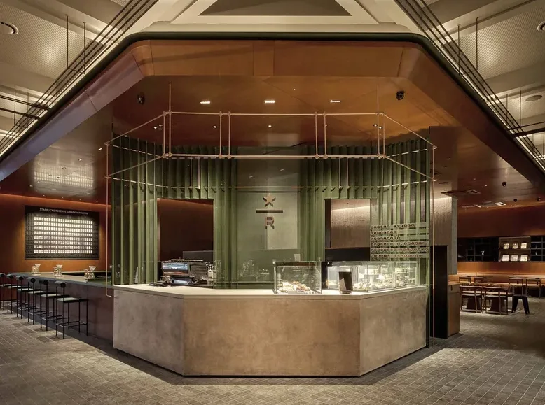 바닐라와 너티 크림 라떼 비교