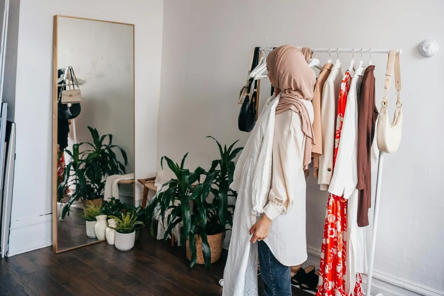 600만원대 명품 에트로룩 장다아엔 왜 안어울렸나? 8 옷 맞춤·피팅 세션 장면