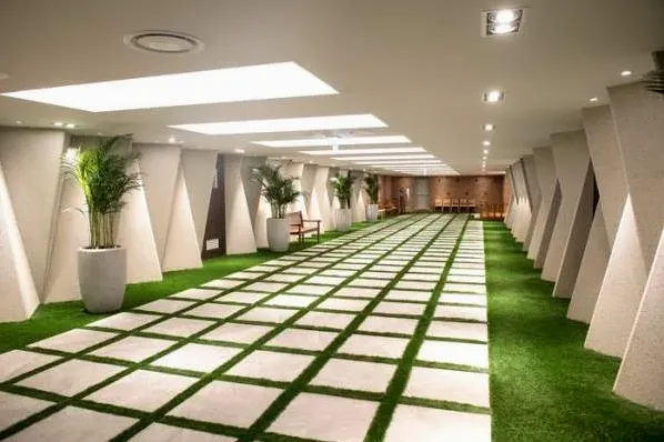 웨딩홀 로비와 대기 공간 분위기