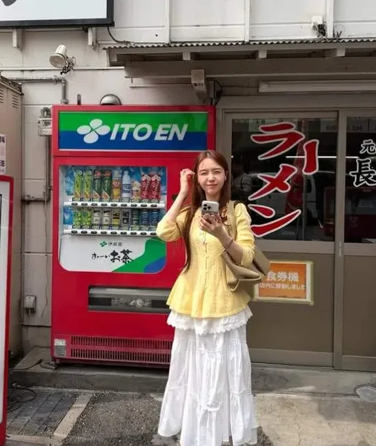 화이트 스커트 데일리 코디 아이디어