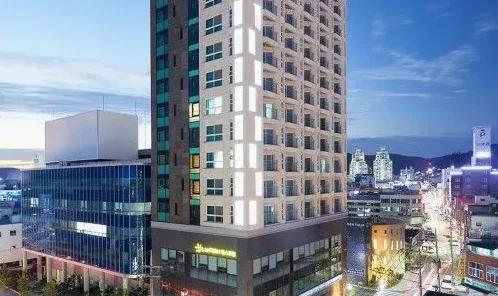 진주 고메스퀘어 넓은 좌석 배치 예시