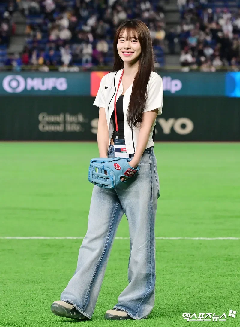 김시은 치어리더 프로필과 LG 트윈스 합류 이유 정리 2 경기장 조명 아래 응원하는 치어리더
