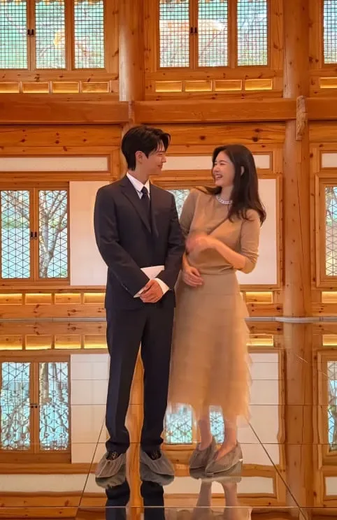 자연스러운 가족 사진 분위기