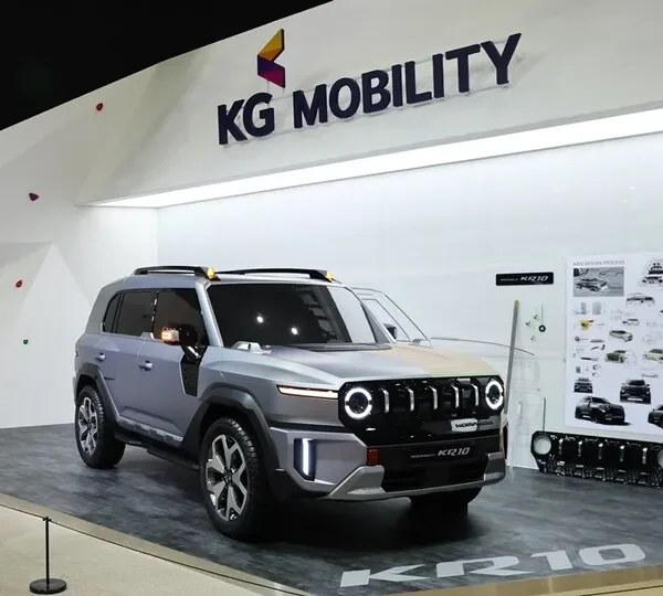 코란도 KR10 출시일 가격 예상도 핵심 정리 2 오프로더 감성 SUV 실내